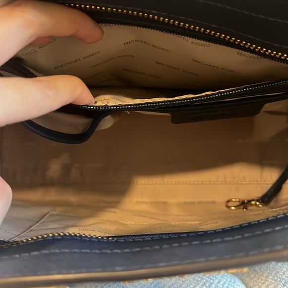 Michael Kors Dark Blue Leather Bag w Adjustable Strap - Picture 7 of 13